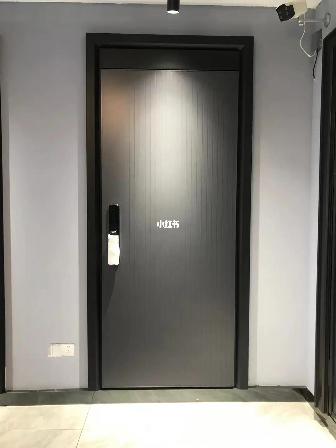 铸铝别墅进户门选购指南 四开门、子母门与对开门的全面解析